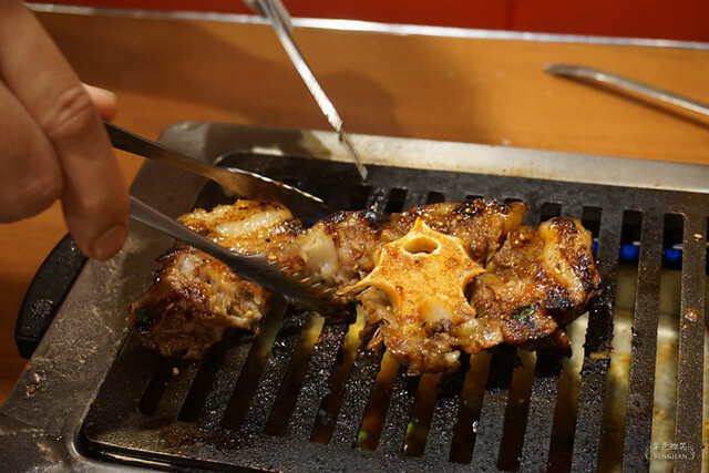 日本東京必吃燒肉》大阪烤肉 / 荷爾蒙 二子 新橋本館，ホルモンふたご人氣名品黑毛牛助肉經典好吃