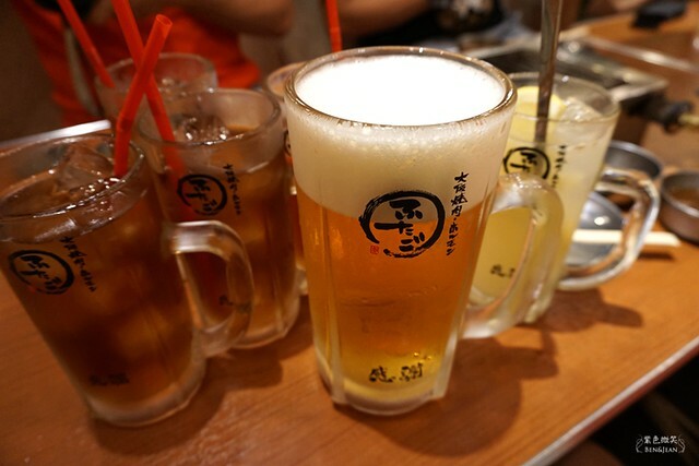 日本東京必吃燒肉》大阪烤肉 / 荷爾蒙 二子 新橋本館，ホルモンふたご人氣名品黑毛牛助肉經典好吃