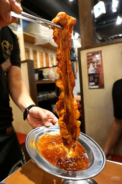 日本東京必吃燒肉》大阪烤肉 / 荷爾蒙 二子 新橋本館，ホルモンふたご人氣名品黑毛牛助肉經典好吃