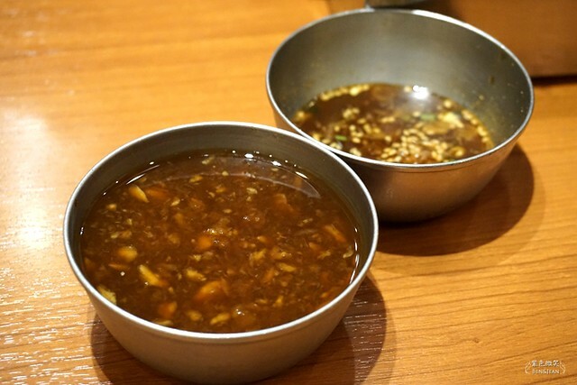 日本東京必吃燒肉》大阪烤肉 / 荷爾蒙 二子 新橋本館，ホルモンふたご人氣名品黑毛牛助肉經典好吃