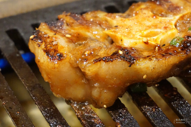 日本東京必吃燒肉》大阪烤肉 / 荷爾蒙 二子 新橋本館，ホルモンふたご人氣名品黑毛牛助肉經典好吃