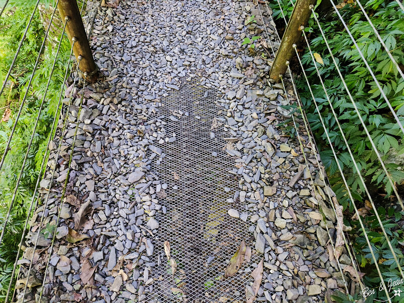 宜蘭縣冬山鄉新寮瀑布》漫步輕鬆好走森林步道  探訪雙層沁涼瀑布  宜蘭冬山免費景點