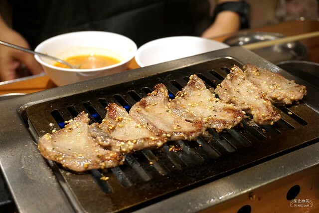 日本東京必吃燒肉》大阪烤肉 / 荷爾蒙 二子 新橋本館，ホルモンふたご人氣名品黑毛牛助肉經典好吃