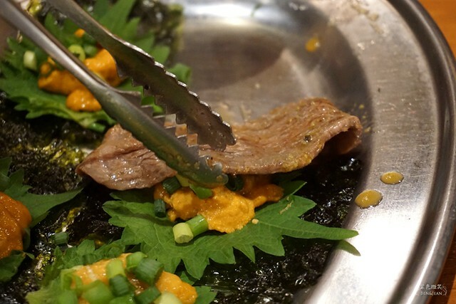 日本東京必吃燒肉》大阪烤肉 / 荷爾蒙 二子 新橋本館，ホルモンふたご人氣名品黑毛牛助肉經典好吃