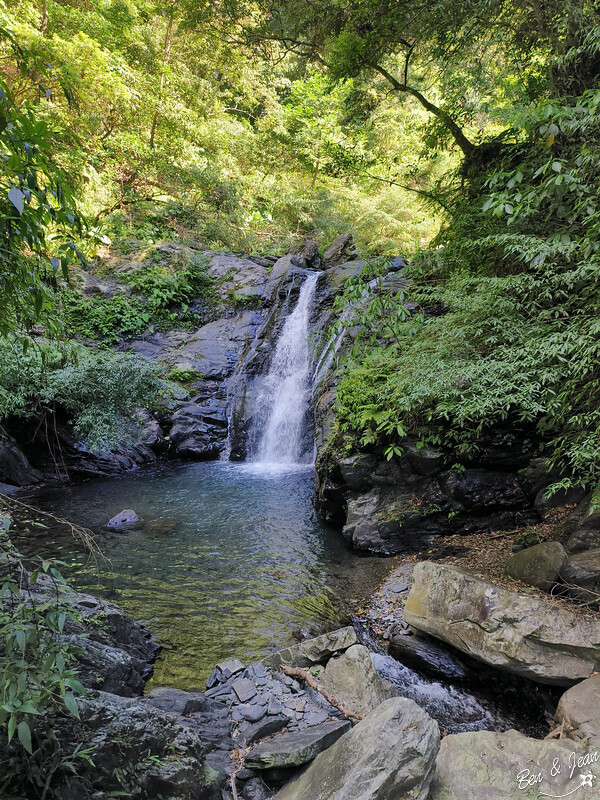 ▲宜蘭冬山景點自然系推薦：新寮瀑布 /紫色微笑 提供、WalkerLand窩客島整理