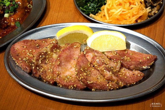 日本東京必吃燒肉》大阪烤肉 / 荷爾蒙 二子 新橋本館，ホルモンふたご人氣名品黑毛牛助肉經典好吃