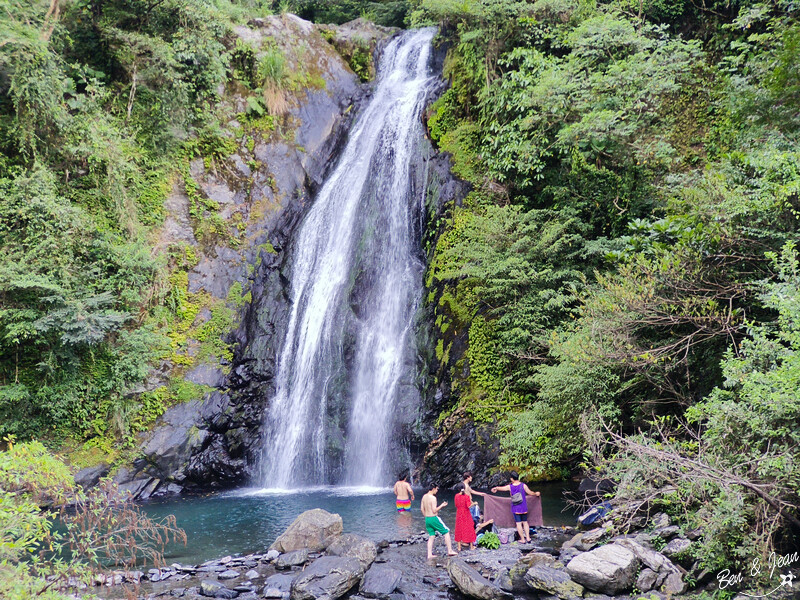 宜蘭縣冬山鄉新寮瀑布》漫步輕鬆好走森林步道  探訪雙層沁涼瀑布  宜蘭冬山免費景點