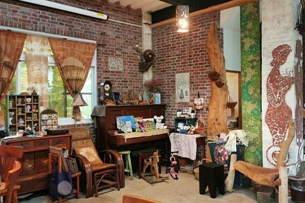 台中市東區台中親子水上嘉年華，7月6日盛大開幕，靠近lalaport又有市集，方便停車，六大區域玩透透