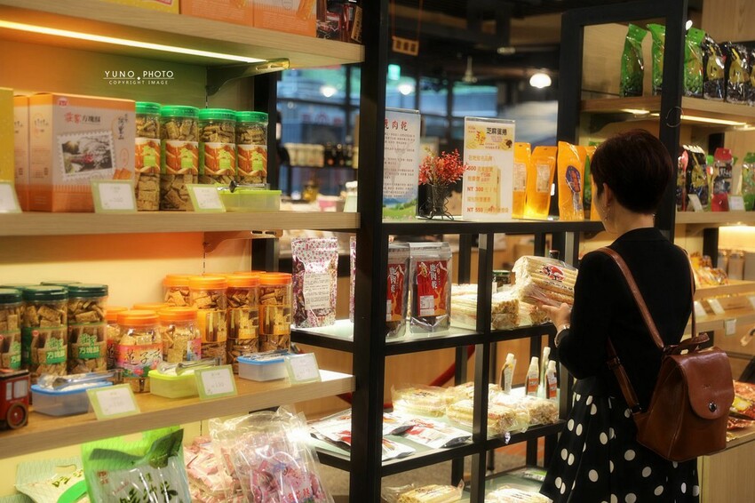 嘉義縣番路鄉「山の埕」阿里山公路熱門免門票親子旅途中繼景點!享用簡餐 免費品茗 (嘉義阿里山觸口遊客中心)