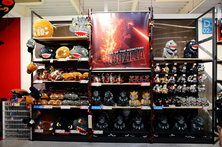 嘉義KHTOY絨毛玩偶旗艦館，正版授權絨毛玩偶專賣店，超過1