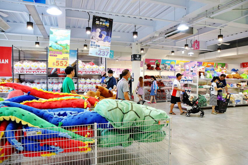 嘉義KHTOY絨毛玩偶旗艦館，正版授權絨毛玩偶專賣店，超過1