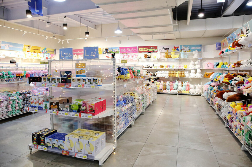 嘉義KHTOY絨毛玩偶旗艦館，正版授權絨毛玩偶專賣店，超過1