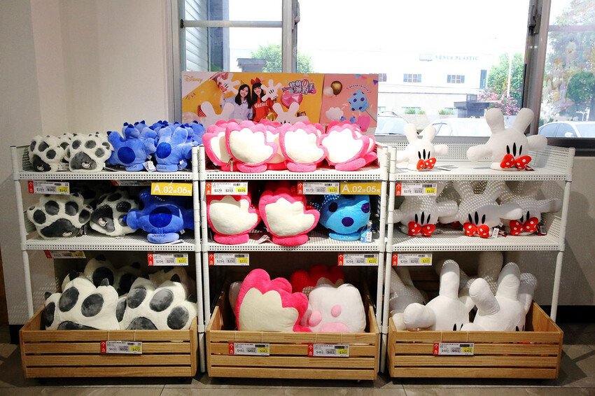 嘉義KHTOY絨毛玩偶旗艦館，正版授權絨毛玩偶專賣店，超過1
