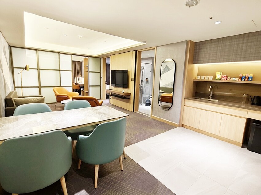 高雄市前金區福容徠旅高雄｜不能錯過的IKEA主題房 鄰近六合夜市及駁二特區 高CP值高雄旅店