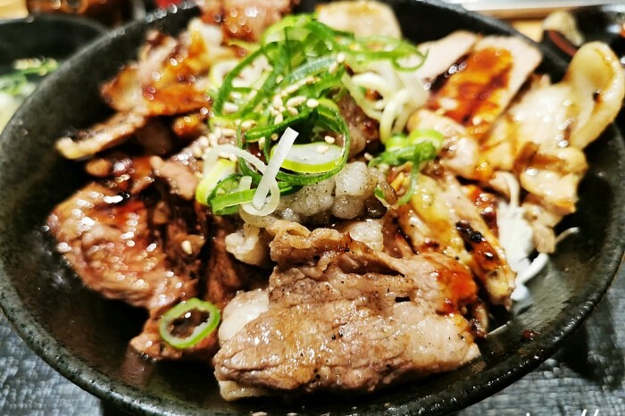 日本氾濫漢堡|沖繩瀨長島美食 一口無法掌握的漢堡 氾濫到了極致