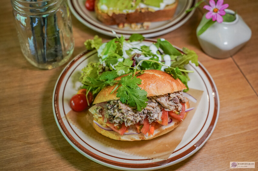 日本伊東美食,森林裡的秘密咖啡廳!三明治與咖啡,品質卓越。