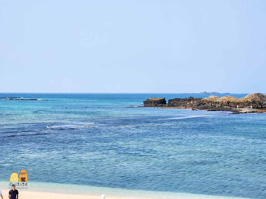 澎湖縣湖西鄉澎湖摩西分海，限定時間才會出現的超夢幻海中步道！內附潮汐表