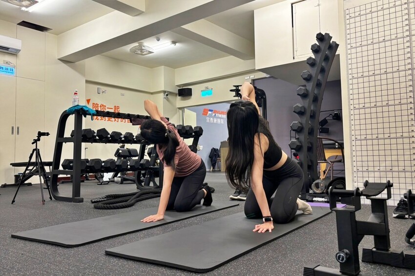 健身小白也不怕!台中健身房私人教練一對一、一對二教學,女性友善更貼心!