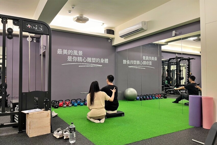健身小白也不怕!台中健身房私人教練一對一、一對二教學,女性友善更貼心!