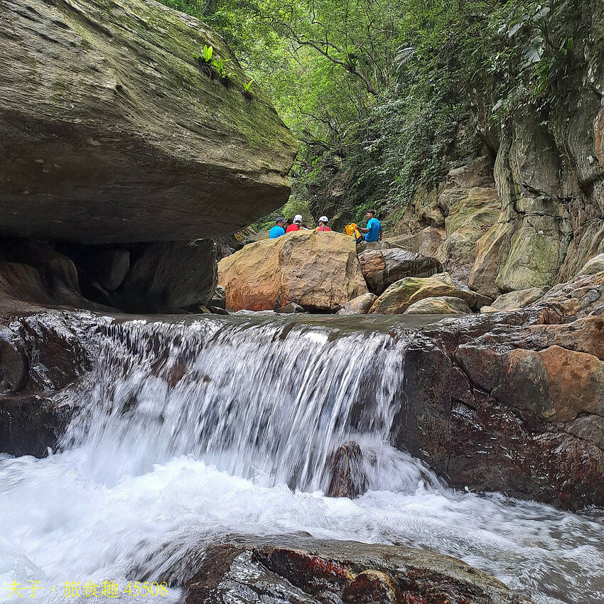 南澳鄉多元旅遊 溯溪 X 懶人露營 X 泰雅文化 南澳鄉多元旅遊 溯溪 X 懶人露營 X 泰雅文化