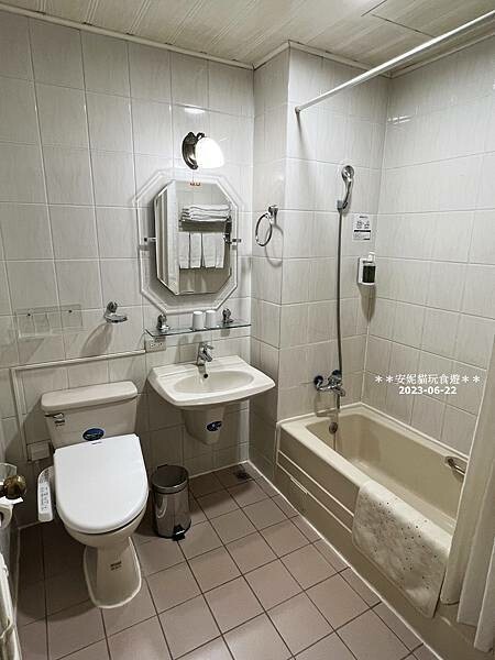 台中市西區【台中。西區】近審計新村、勤美草悟道親民住宿．福爾摩沙草悟道酒店