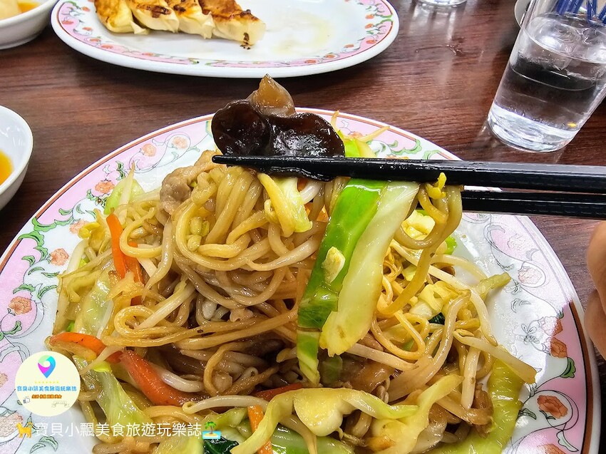 日本[食]日本 熊本 下通商店街 餃子の王將 新鮮的國產食材 料好實在 煎餃搭上沾醬 好吃不膩超對味