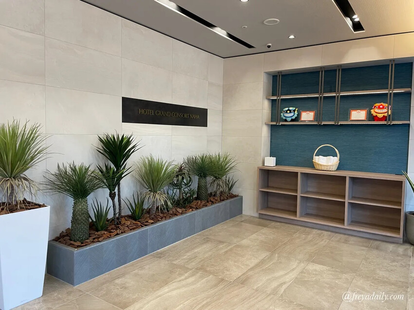 日本沖繩超人氣飯店 Hotel Grand Consort Naha 那霸格蘭康索爾飯店│近國際通 平面停車場