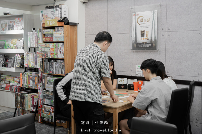 台北文化幣推薦_飛鷹桌遊，一小時不到25元，數百款桌遊玩到飽