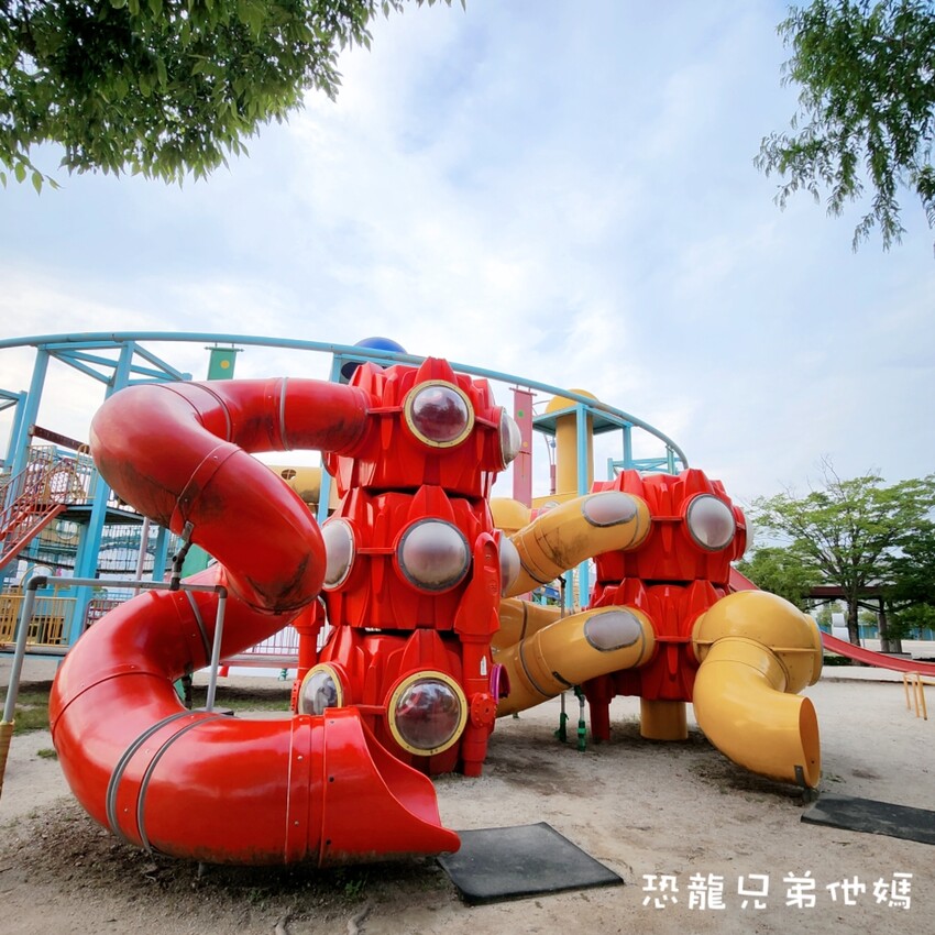 日本【日本‧山陰山陽】大阪-鳥取-岡山六天五夜無自駕親子自由行行程：鳥取大沙丘、柯南小鎮、柯南機場、浦富海