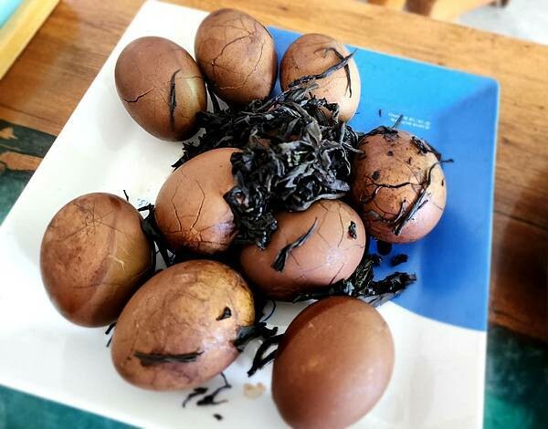 高雄市六龜區【高雄六龜】生態人文品茗一日遊☆新威森林公園(桃花心木步道)x十八羅漢山服務區x檳榔屋餐廳x六山十八工作站