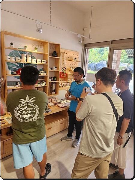 高雄市六龜區【高雄六龜】生態人文品茗一日遊☆新威森林公園(桃花心木步道)x十八羅漢山服務區x檳榔屋餐廳x六山十八工作站