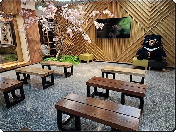 高雄市六龜區【高雄六龜】生態人文品茗一日遊☆新威森林公園(桃花心木步道)x十八羅漢山服務區x檳榔屋餐廳x六山十八工作站