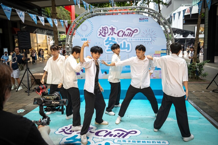 台北市信義區週末 Chill釜山～來香堤大道南段釜山Roadshow巿集逛逛吧，不用出國就能感受到釜山、VISIT BUSAN PASS、女王