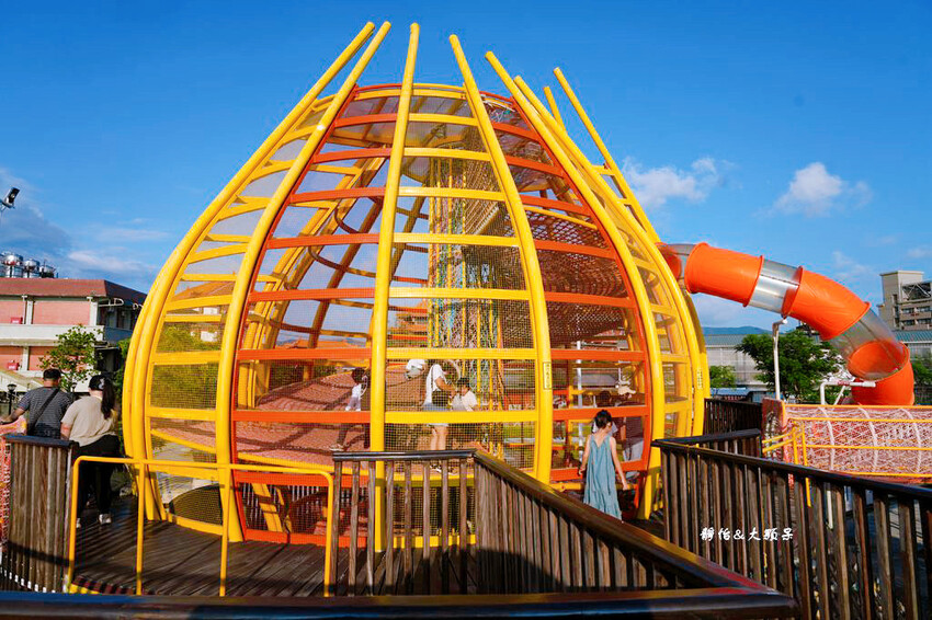 車城共融遊戲場,洋蔥大福9米高造型溜滑梯、攀爬網,屏東親子景