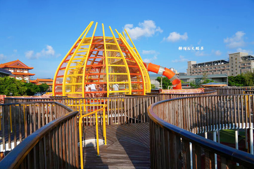 車城共融遊戲場,洋蔥大福9米高造型溜滑梯、攀爬網,屏東親子景