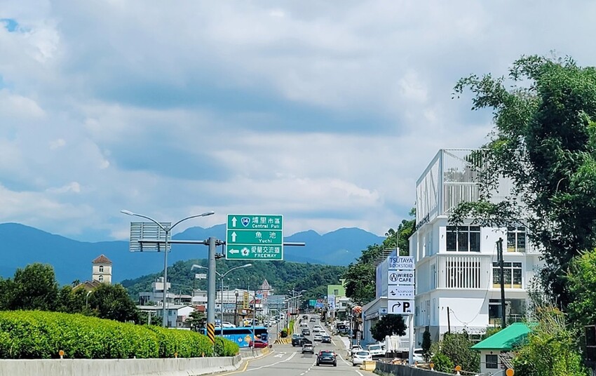 南投縣埔里鎮全台最美休息聚落”日月町複合式商場”暑假8/1日盛大開幕！絕美純白建築引進日本蔦屋書店、在地品牌以及東京