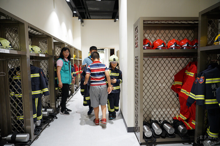 桃園市八德區桃園防災教育館》室內免費入場當一日小小消防員羅伊，多元的互動體驗、充滿了娛樂性與知識性