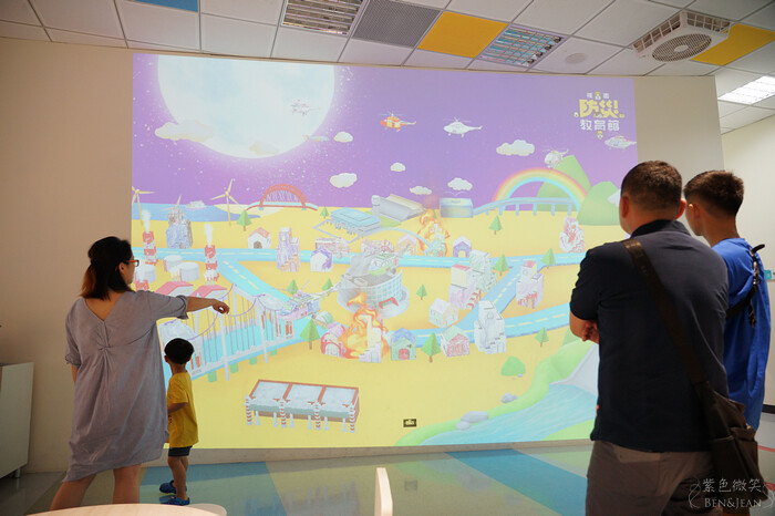 桃園市八德區桃園防災教育館》室內免費入場當一日小小消防員羅伊，多元的互動體驗、充滿了娛樂性與知識性