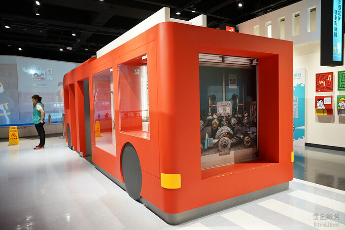 桃園市八德區桃園防災教育館》室內免費入場當一日小小消防員羅伊，多元的互動體驗、充滿了娛樂性與知識性