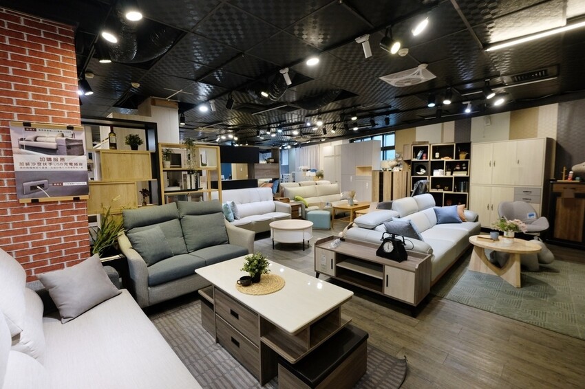 億家具批發倉庫 新莊店|30年老字號 MIT家具工廠直營 價格透明客製化服務 新北家具賣場推薦|西莉亞玩樂人生 億家具批發倉庫新莊店