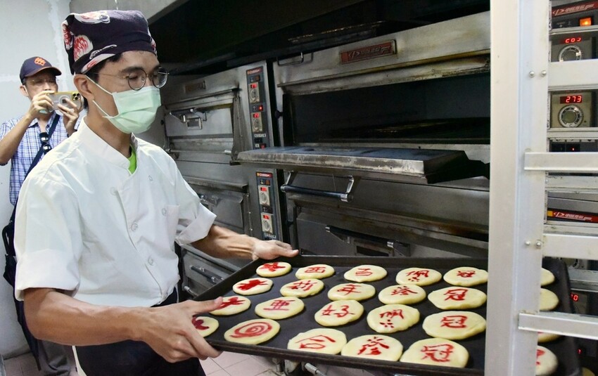 走讀臺中舊城-穿越百年時光｜新太陽堂餅店DIY 歷史建築 百