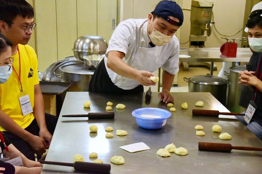 走讀臺中舊城-穿越百年時光｜新太陽堂餅店DIY 歷史建築 百