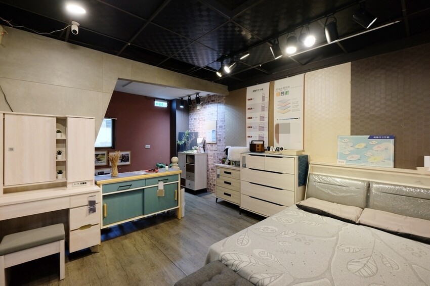 億家具批發倉庫 新莊店|30年老字號 MIT家具工廠直營 價格透明客製化服務 新北家具賣場推薦|西莉亞玩樂人生 億家具批發倉庫新莊店