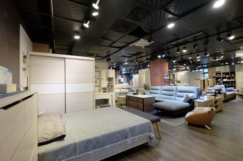 億家具批發倉庫 新莊店|30年老字號 MIT家具工廠直營 價格透明客製化服務 新北家具賣場推薦|西莉亞玩樂人生 億家具批發倉庫新莊店