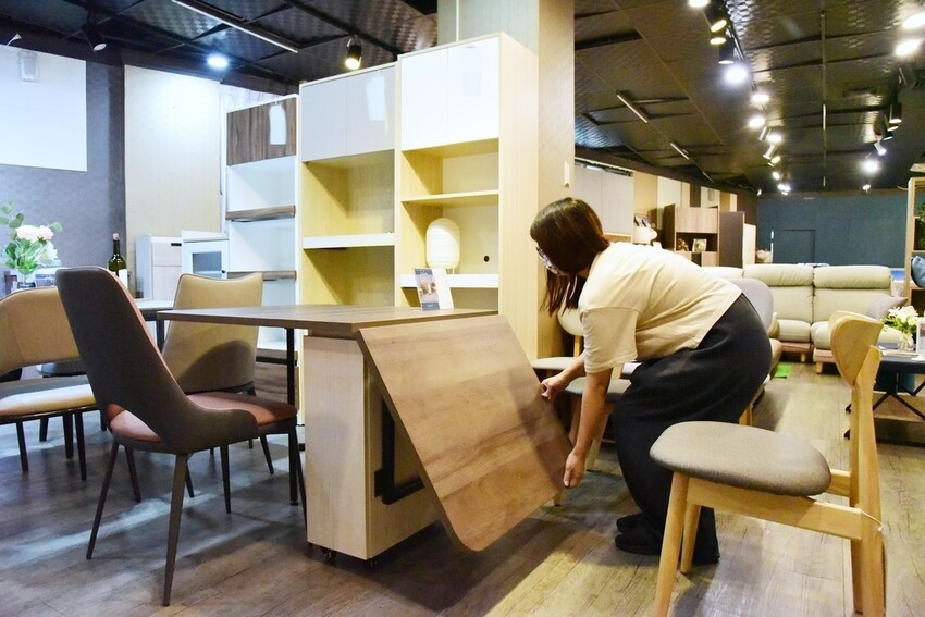 億家具批發倉庫 新莊店|30年老字號 MIT家具工廠直營 價格透明客製化服務 新北家具賣場推薦|西莉亞玩樂人生 億家具批發倉庫新莊店