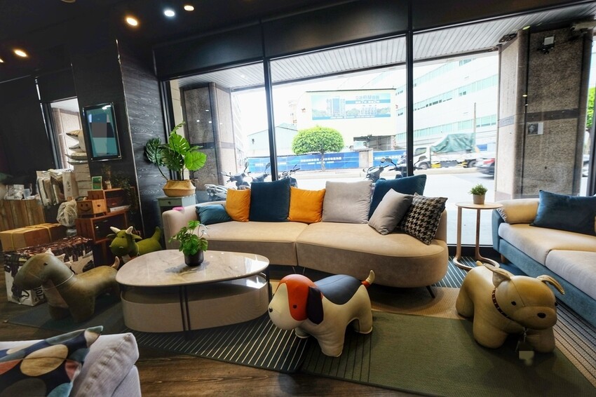 億家具批發倉庫 新莊店|30年老字號 MIT家具工廠直營 價格透明客製化服務 新北家具賣場推薦|西莉亞玩樂人生 億家具批發倉庫新莊店