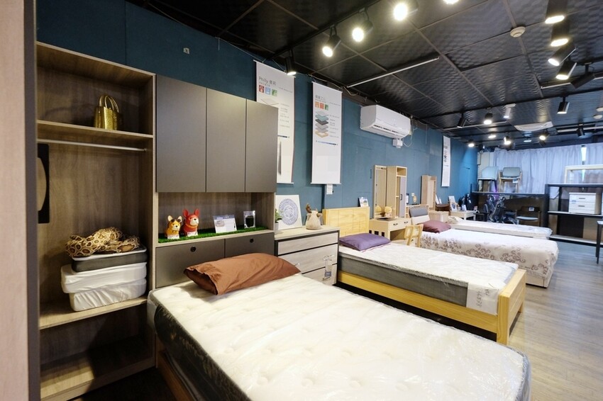 億家具批發倉庫 新莊店|30年老字號 MIT家具工廠直營 價格透明客製化服務 新北家具賣場推薦|西莉亞玩樂人生 億家具批發倉庫新莊店