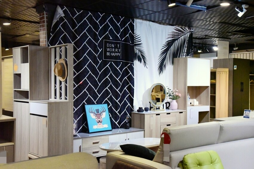 億家具批發倉庫 新莊店|30年老字號 MIT家具工廠直營 價格透明客製化服務 新北家具賣場推薦|西莉亞玩樂人生 億家具批發倉庫新莊店