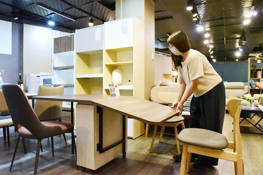 億家具批發倉庫 新莊店|30年老字號 MIT家具工廠直營 價格透明客製化服務 新北家具賣場推薦|西莉亞玩樂人生 億家具批發倉庫新莊店