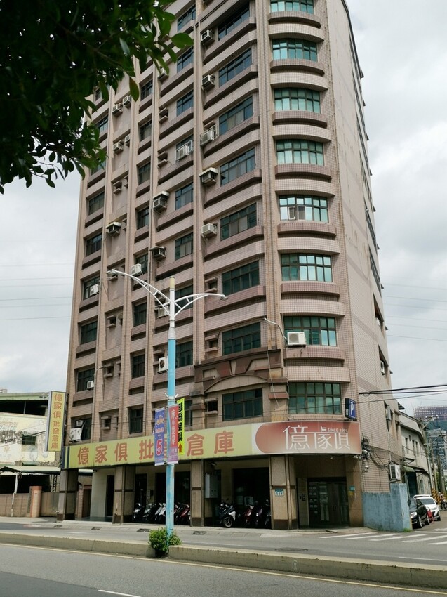 億家具批發倉庫 新莊店|30年老字號 MIT家具工廠直營 價格透明客製化服務 新北家具賣場推薦|西莉亞玩樂人生 億家具批發倉庫新莊店